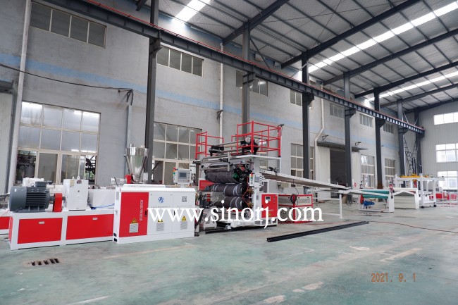 出口中東的格柵板，大理石板，碳晶板生產(chǎn)線發(fā)貨。