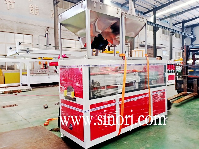 墻板格柵板生產線裝柜發貨中